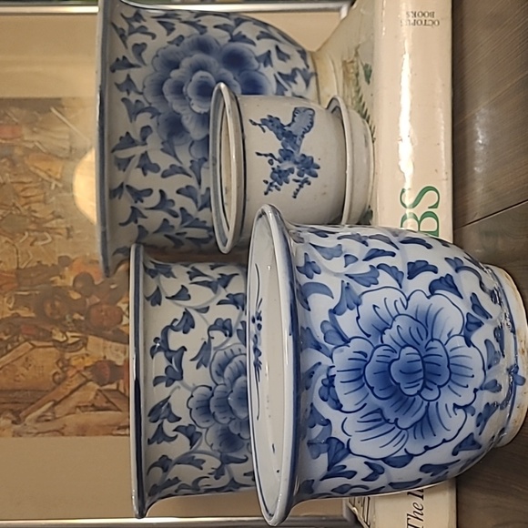 Vintage Other - VINTAGE CHINOISERIE BLUE & WHITE PLANTERS SET OF 4